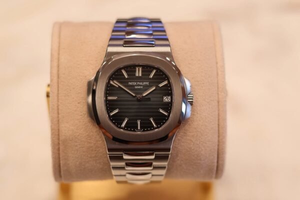 PP Nautilus 5711/1A. Blue dial.
