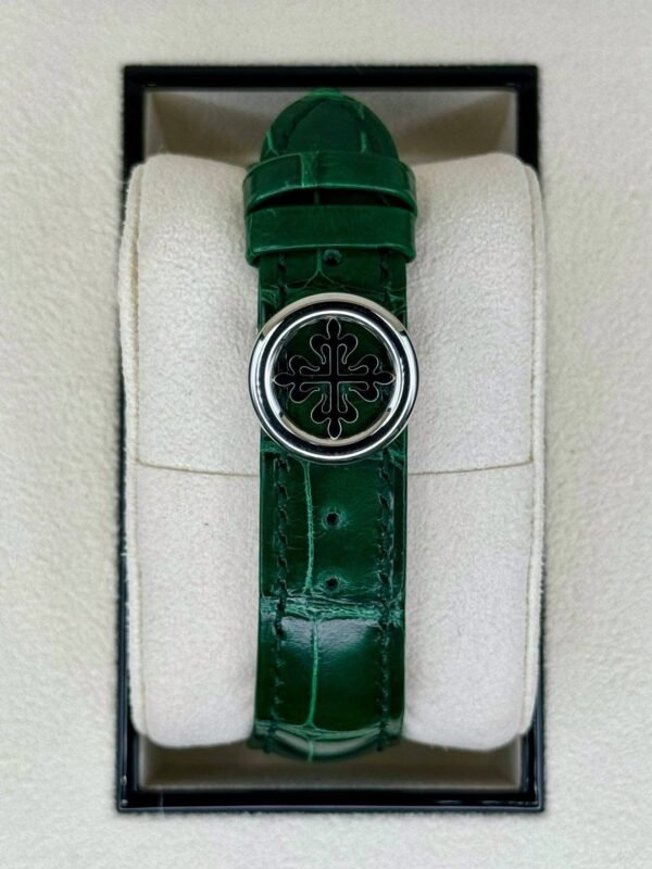 2023 Patek Philippe 5930P 39,5mm World Time Flyback Chronograph Platinum Green Guilloched Dial - Image 2