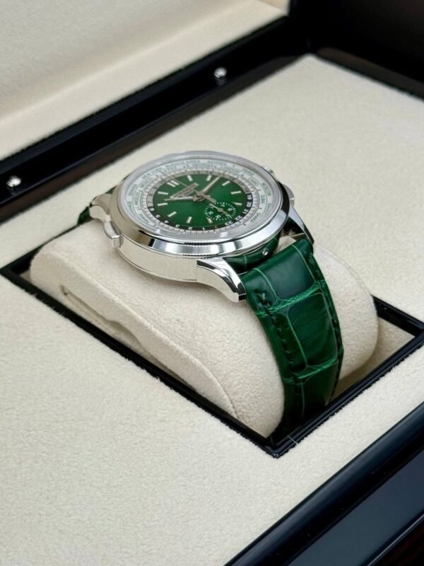 2023 Patek Philippe 5930P 39,5mm World Time Flyback Chronograph Platinum Green Guilloched Dial - Image 4