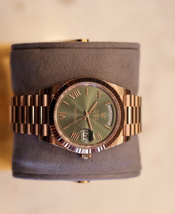 Day-Date 40 rose gold Olive dial. NOS. FULL STICKERS. Including barcode. 2023 with white tag. Watch & card