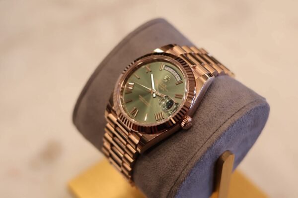 Day-Date 40 rose gold Olive dial. NOS. FULL STICKERS. Including barcode. 2023 with white tag. Watch & card - Image 3