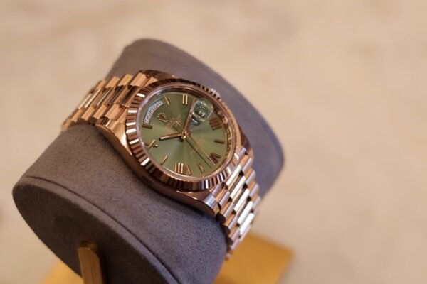 Day-Date 40 rose gold Olive dial. NOS. FULL STICKERS. Including barcode. 2023 with white tag. Watch & card - Image 6