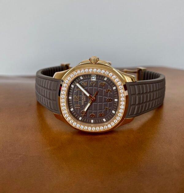 LADIES PATEK PHILIPPE AQAUNAUT IN ROSE GOLD MODEL 5268200R-010 - Image 2