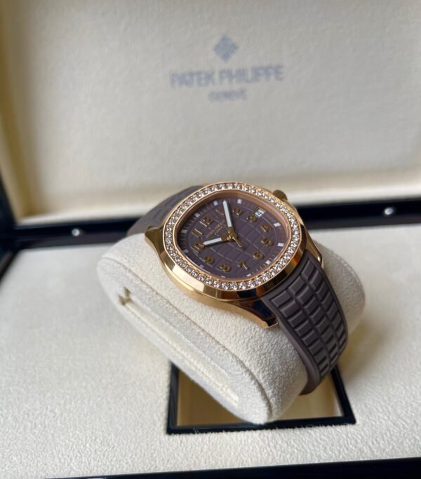 LADIES PATEK PHILIPPE AQAUNAUT IN ROSE GOLD MODEL 5268200R-010 - Image 4