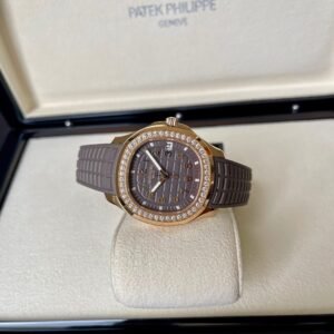 LADIES PATEK PHILIPPE AQAUNAUT IN ROSE GOLD MODEL 5268200R-010