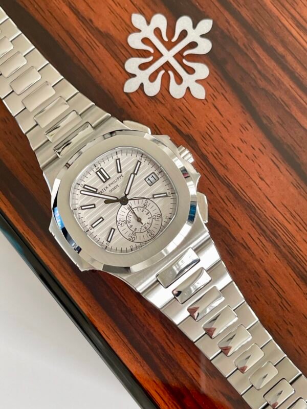 PATEK PHILIPPE NAUTLILUS CHRONO WHITE DIAL MODEL 5980/1A-019 - Image 7