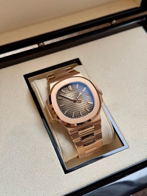 PATEK PHILIPPE NAUTILUS MODEL 5711/1R-001