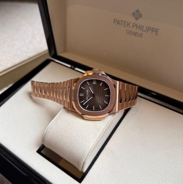 PATEK PHILIPPE NAUTILUS MODEL 5711/1R-001 - Image 2