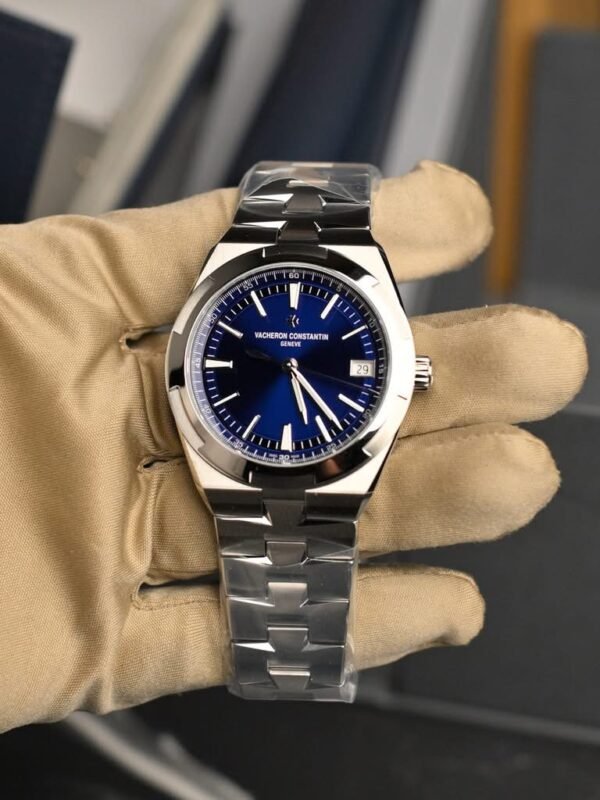 2025 BN!B V.C. - Overseas Blue Ref: 4520V/210A-B128 | 41mm | Blue Dial - Image 2